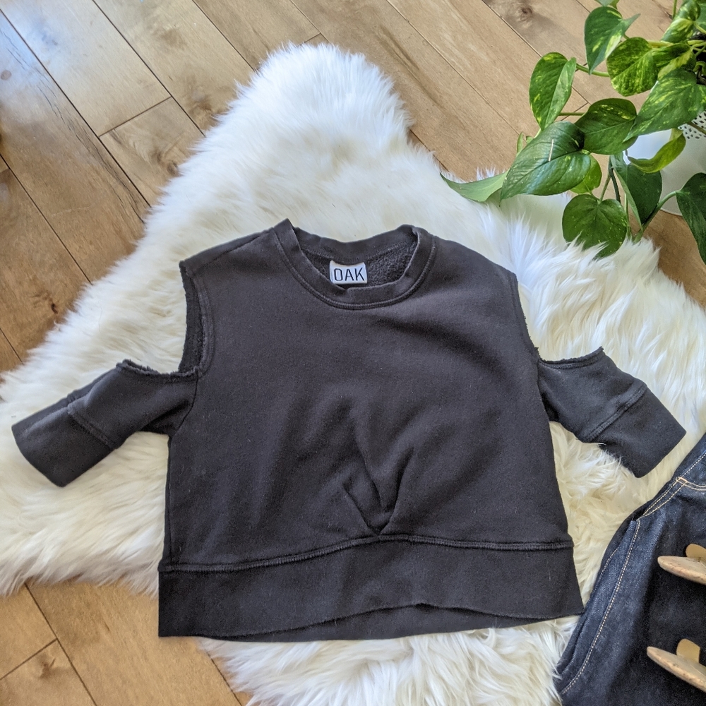 👕OAK - Cold Shoulder Cropped Sweater - Picture 7 of 7